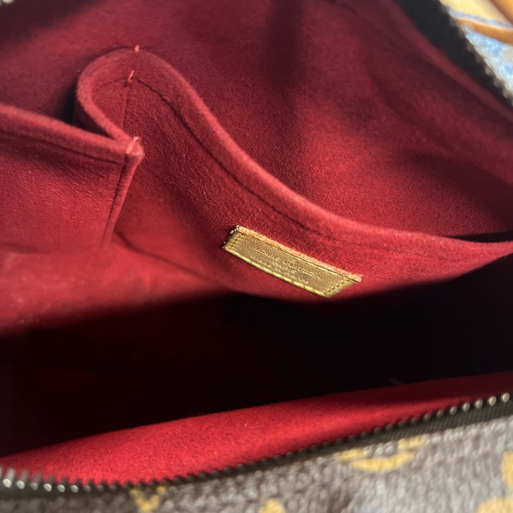 🔥SALE🔥LOUIS VUITTON CROISSANT. Excellent condition. Original dust bag. - Picture 11 of 12